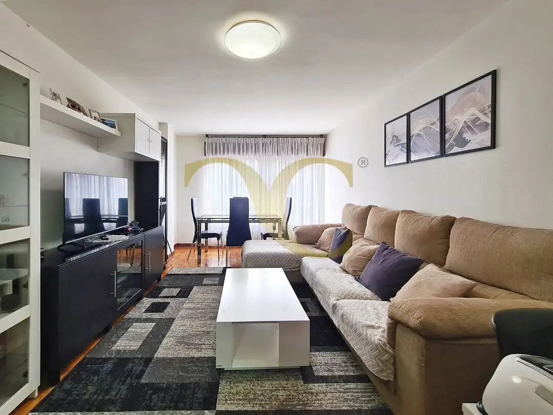 Sala de estar de Piso en venta en Oviedo  con Calefacción