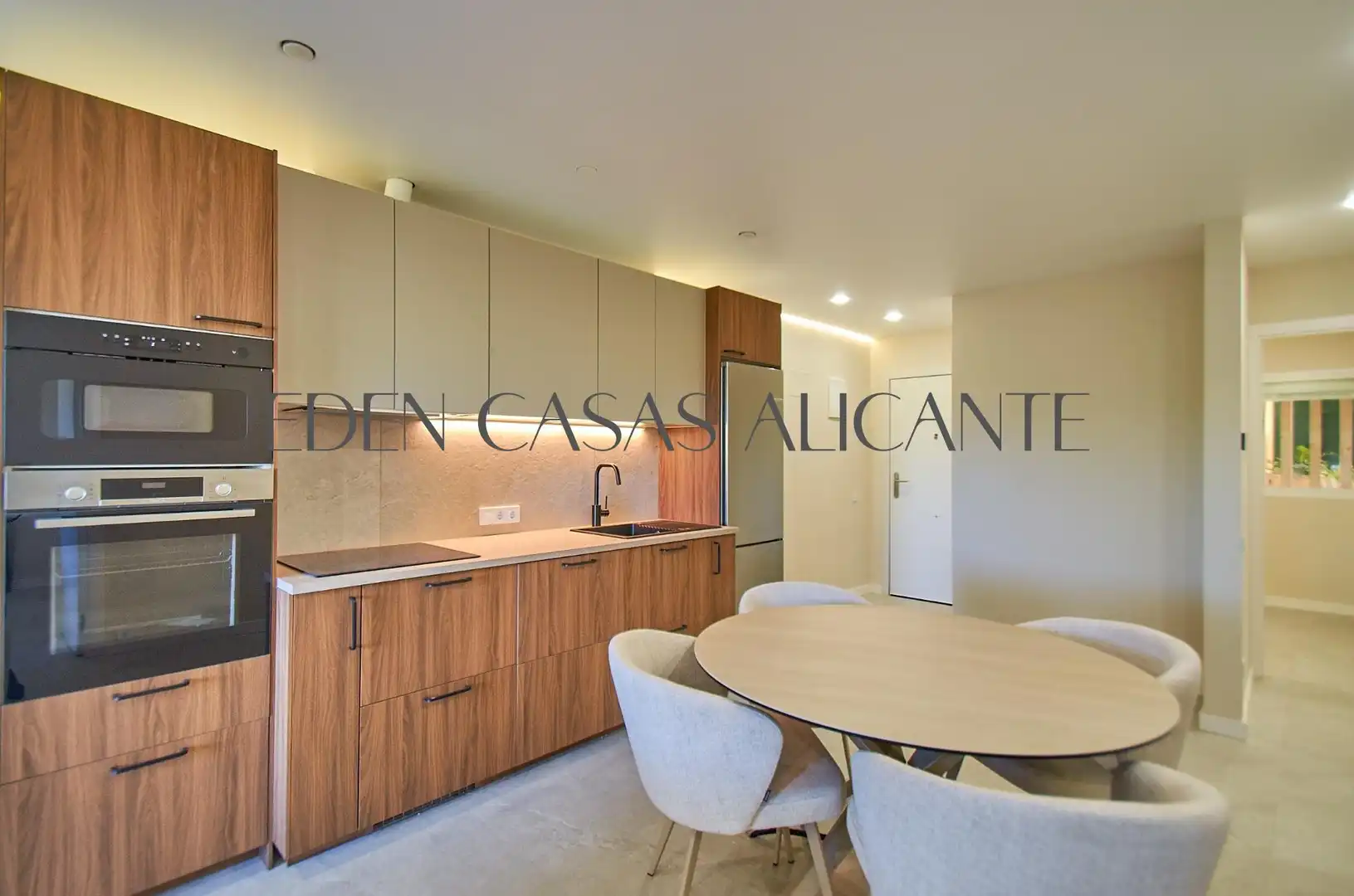 Piso con terraza en venta en Avenida PINTOR FERNANDO SORIA