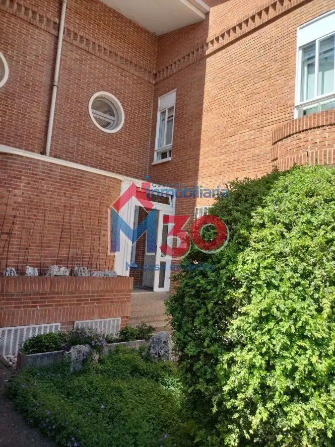 Vista exterior de Casa o chalet en venta en Miranda de Ebro con Calefacción y Terraza