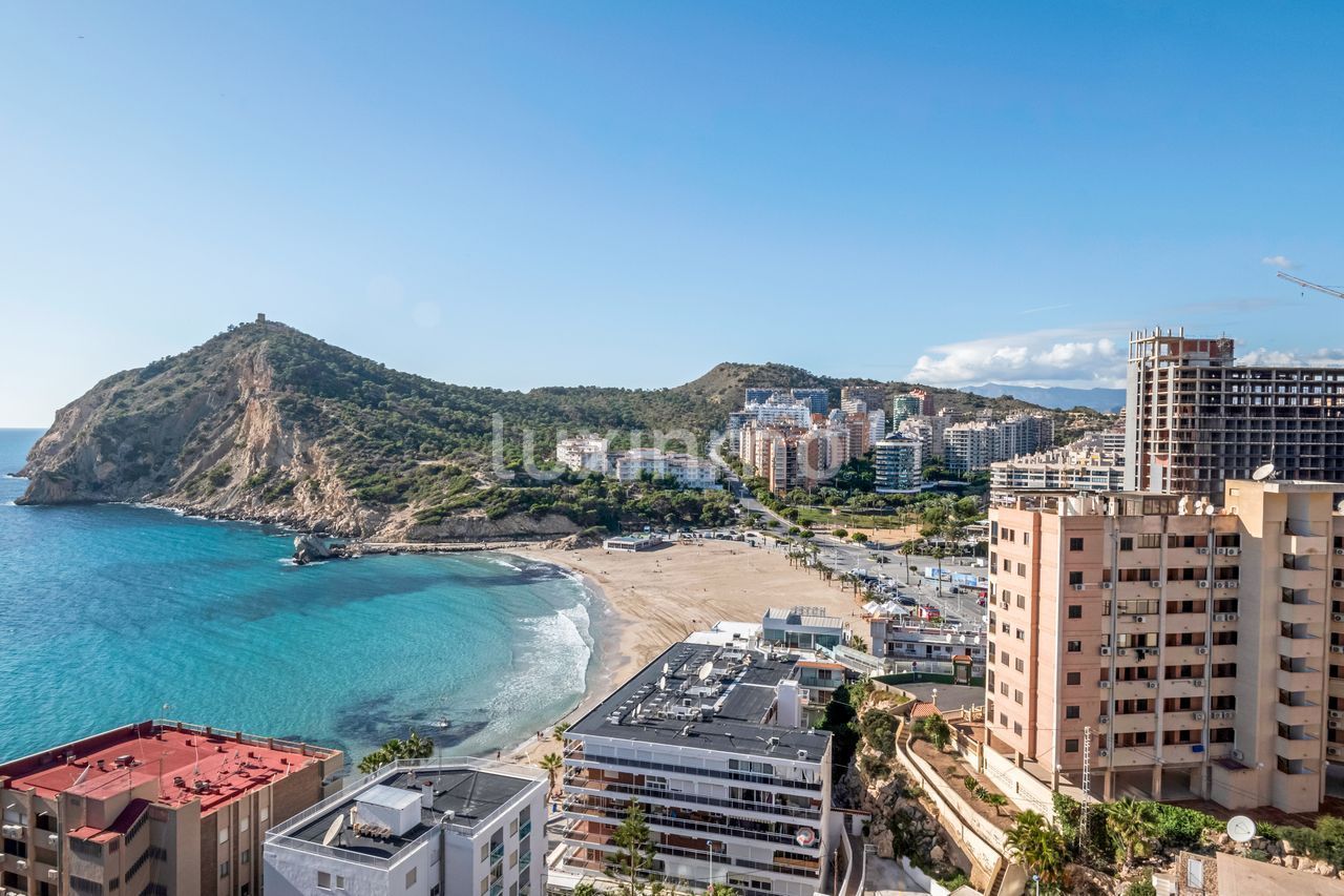 Vista exterior de Ático en venta en Finestrat con Aire acondicionado, Calefacción y Terraza