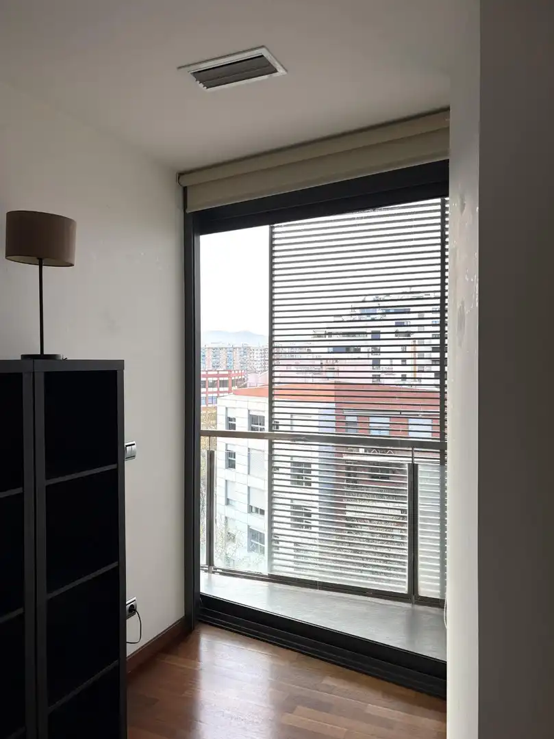 Wohnung zum Verkauf in Barcelona mit Balkon