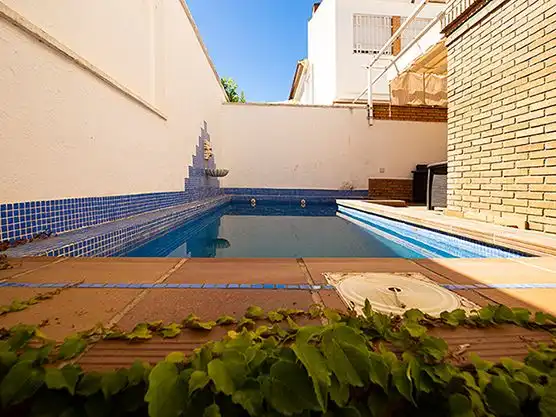 Habitatge amb jardí en venda a Avenida Luis Miranda Dávalos 4