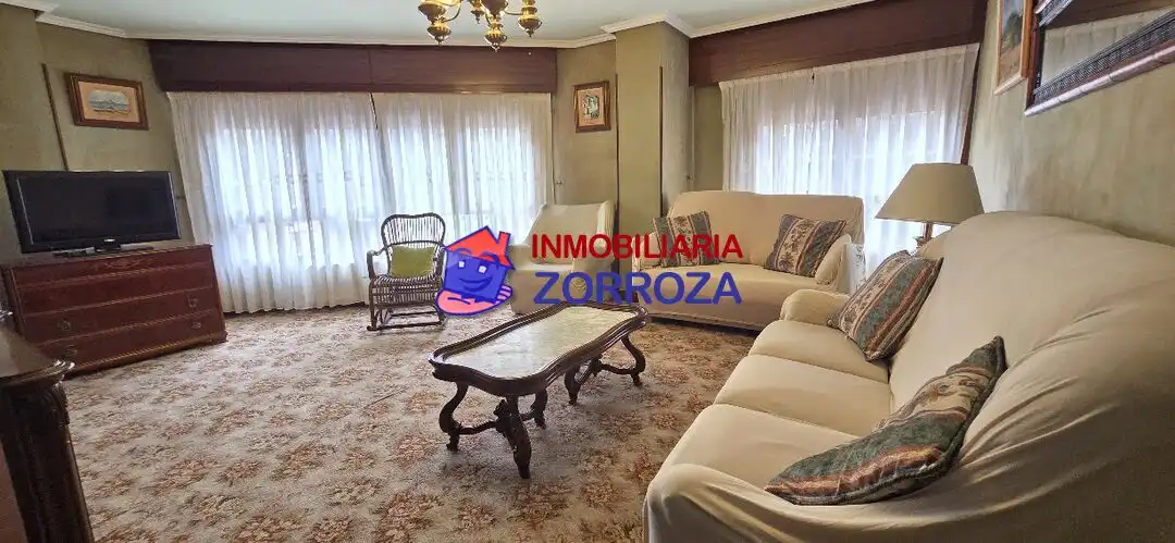 Sala de estar de Piso en venta en Bilbao  con Calefacción, Trastero y Amueblado