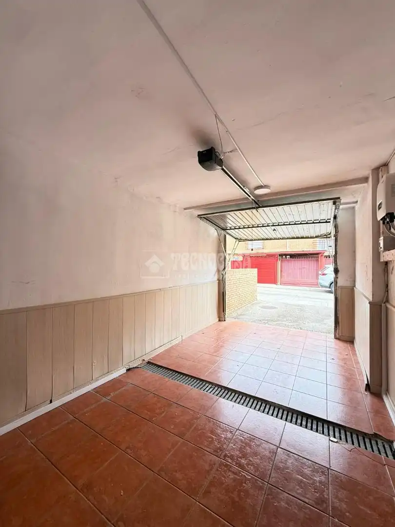 Casa adosada en venta en Móstoles con Calefacción y Jardín privado