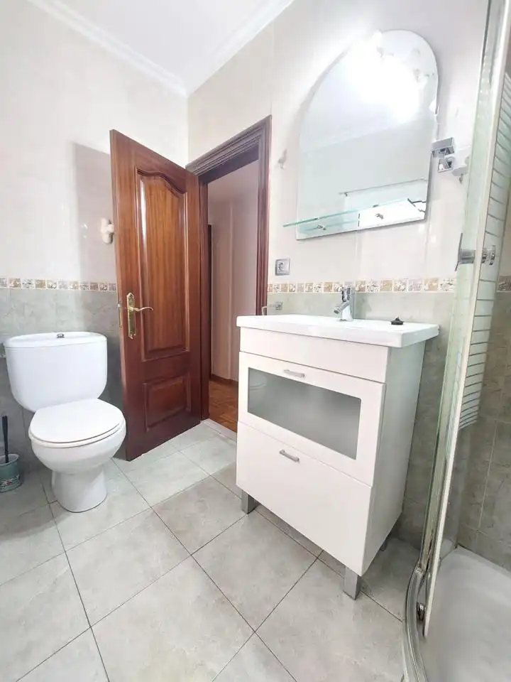 Bathroom of Flat for sale in Gijón   with Heating and Balcony