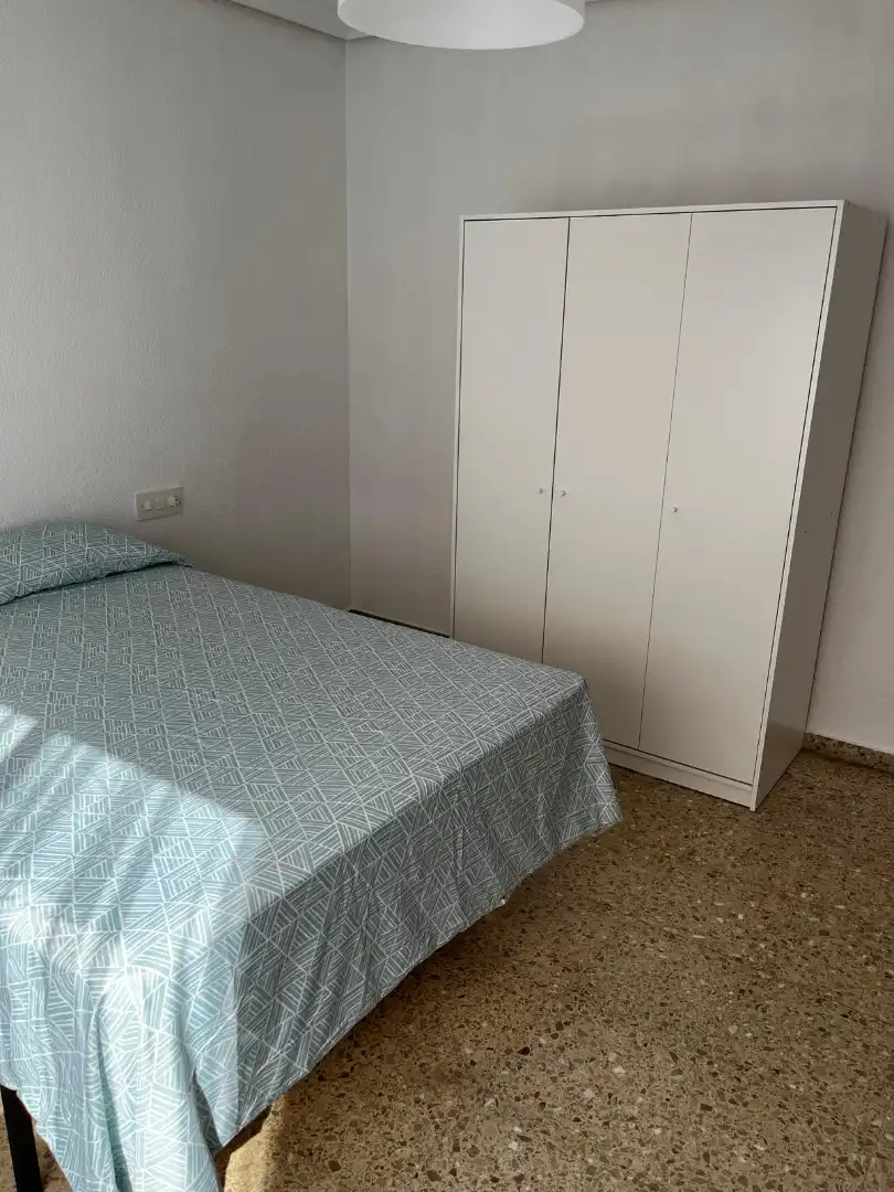 Habitación de Piso de alquiler en Teruel con Calefacción, Terraza y Amueblado