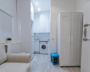 Dormitori de Apartament de lloguer en  Madrid Capital amb Aire condicionat