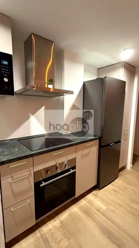 Cocina de Planta baja de alquiler en Sevilla con Aire acondicionado, Trastero y Piscina