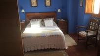 Dormitori de Casa adosada en venda en Ezcaray amb Parquet i Moblat
