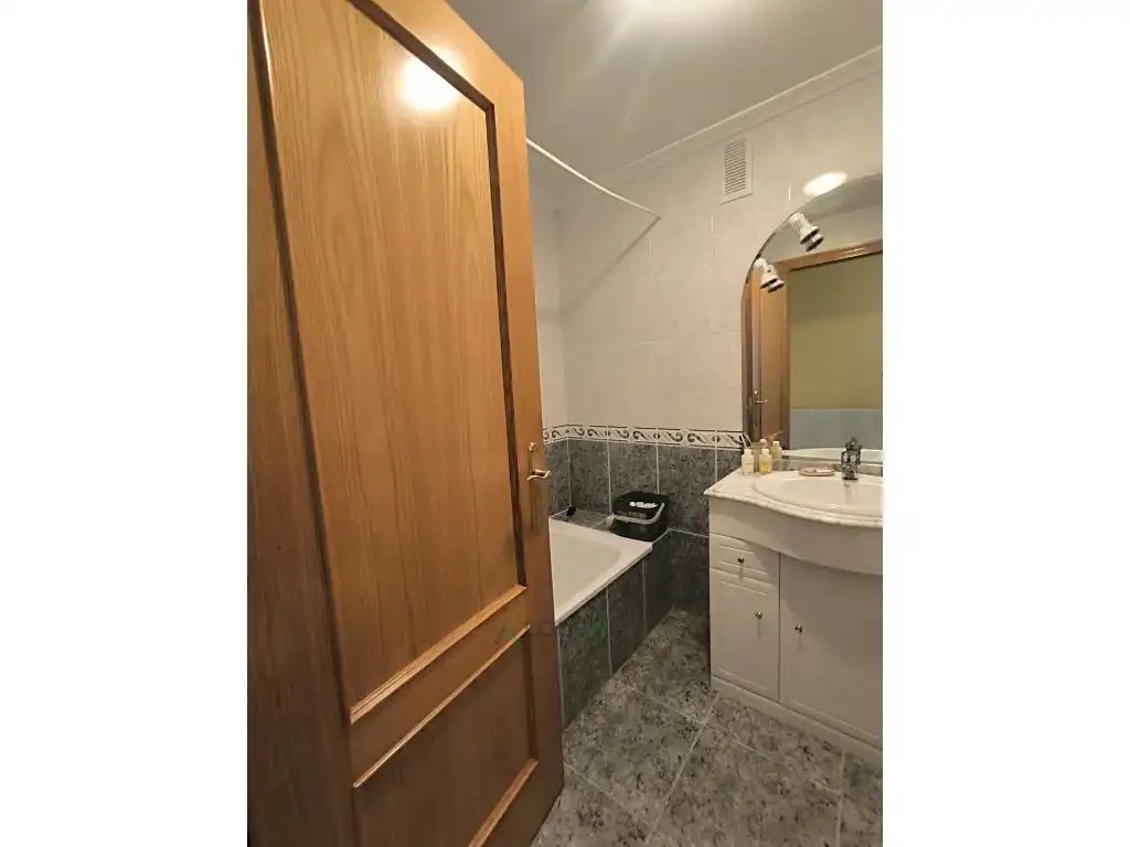 Bathroom of Flat for sale in Monforte de Lemos