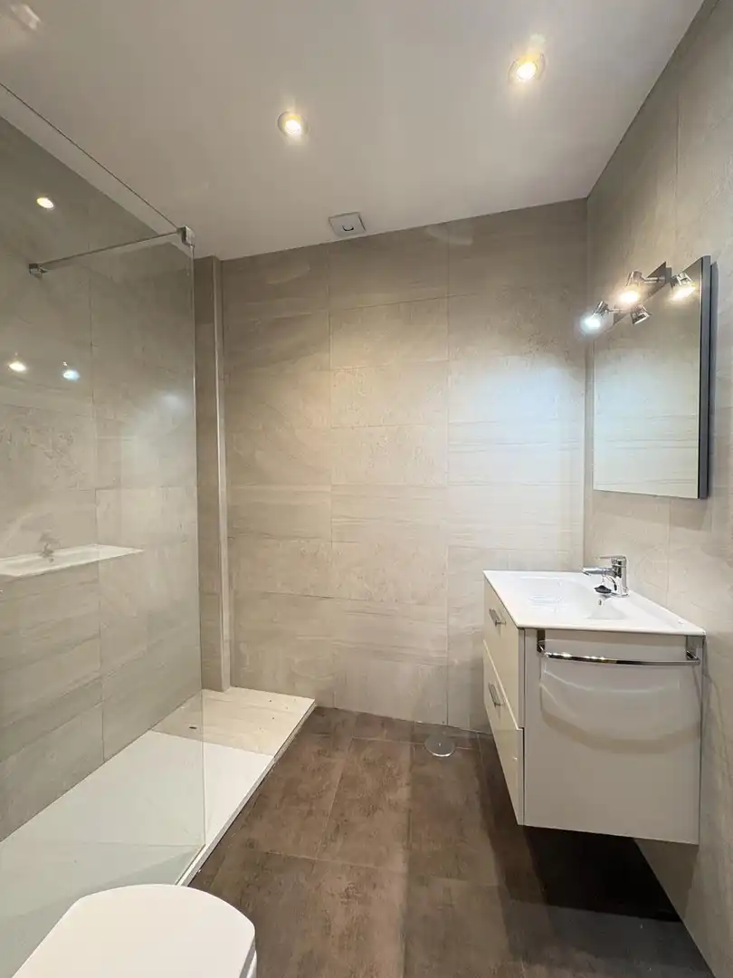 Ground floor for rent in Calle Juan Carlos I, Casco Antiguo