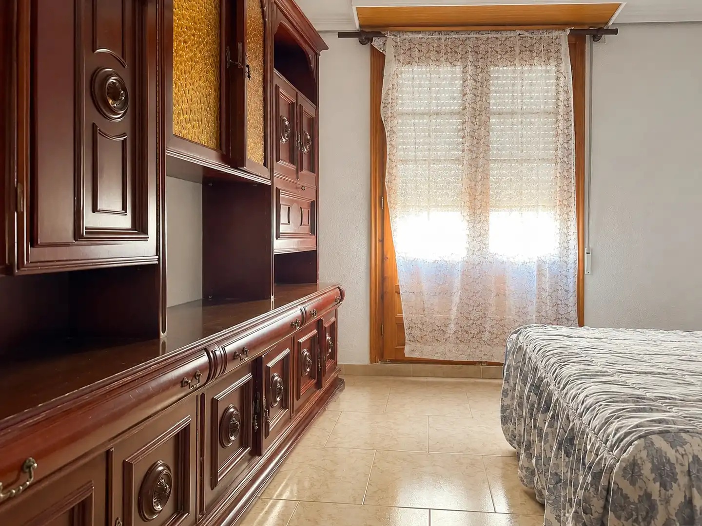 Dormitori de Casa adosada de lloguer en Utiel amb Terrassa, Moblat i Forn