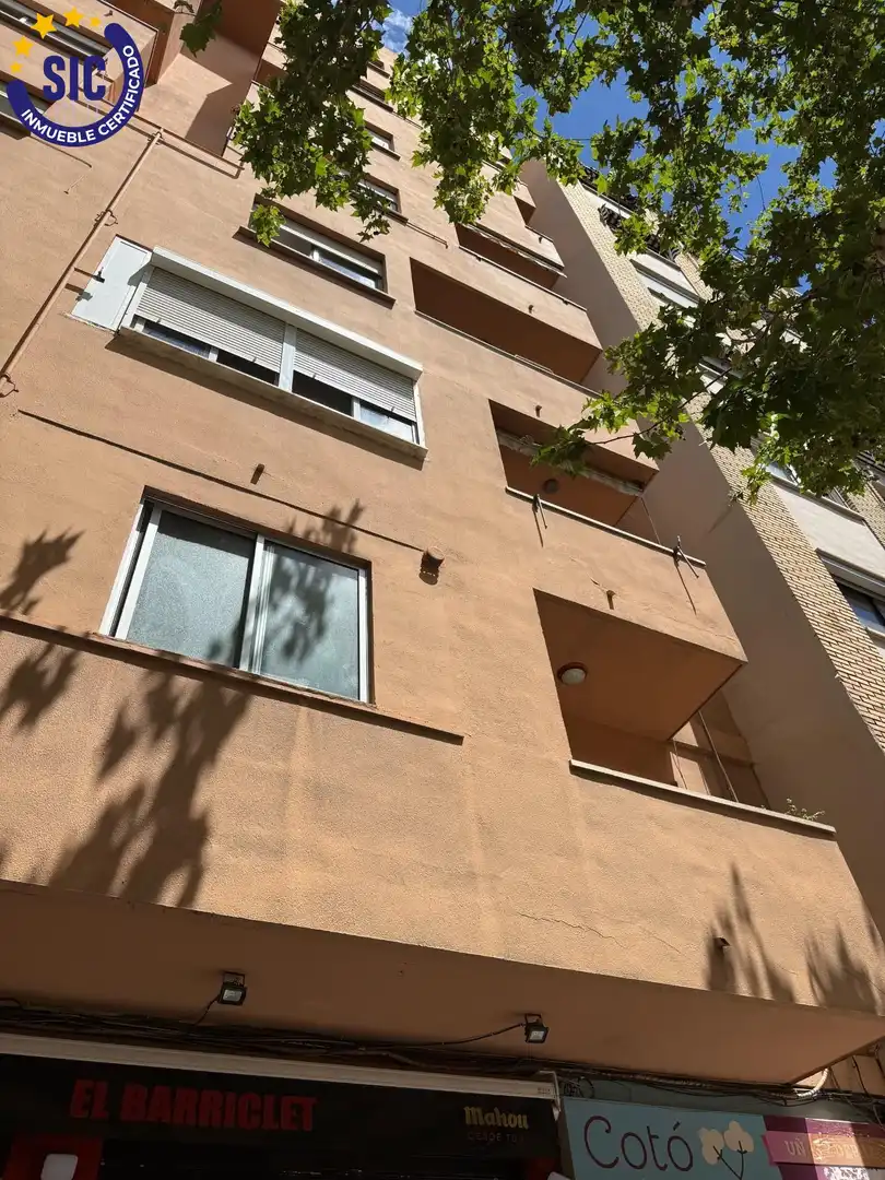Vista exterior de Pis en venda en Valencia amb Aire condicionat i Balcó
