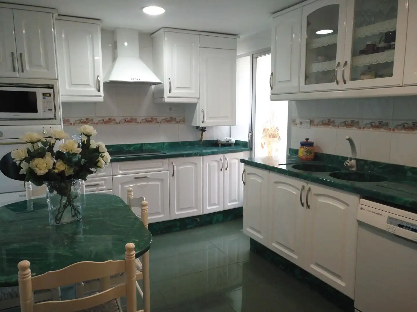 Cocina de Piso para compartir en Valencia con Calefacción, Amueblado y Horno