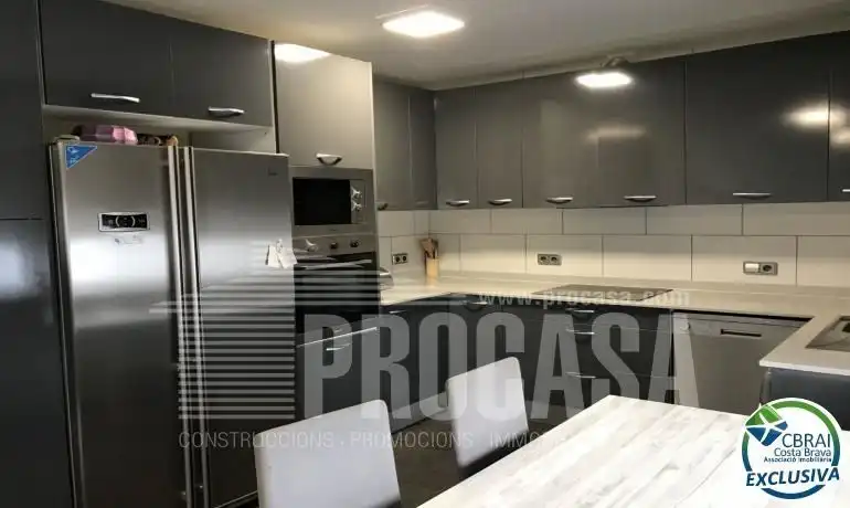 Cuina de Casa o xalet en venda en Roses amb Aire condicionat, Calefacció i Terrassa