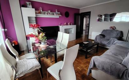 Sala d'estar de Pis en venda en Zamora Capital  amb Parquet i Balcó