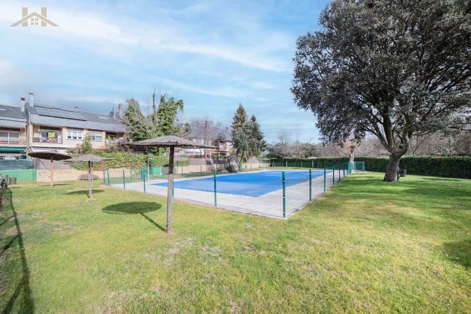 Piscina de Casa adosada en venda en Alpedrete amb Terrassa, Traster i Piscina comunitària