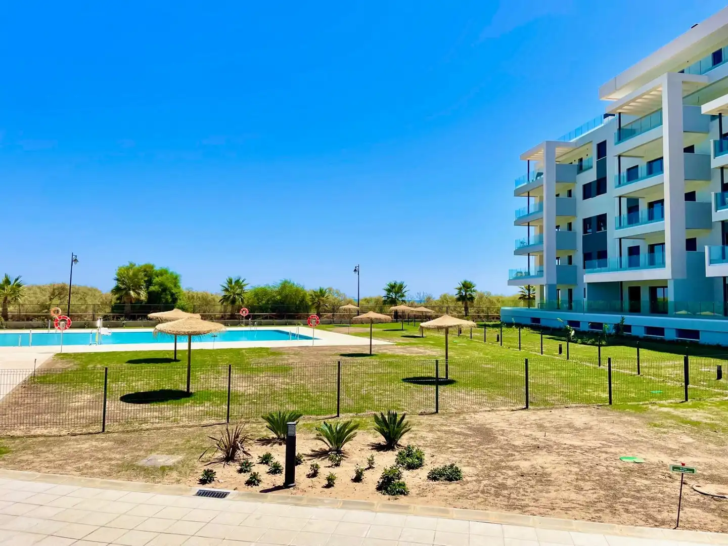 Piscina de Apartament de lloguer en Ayamonte amb Aire condicionat, Calefacció i Jardí privat