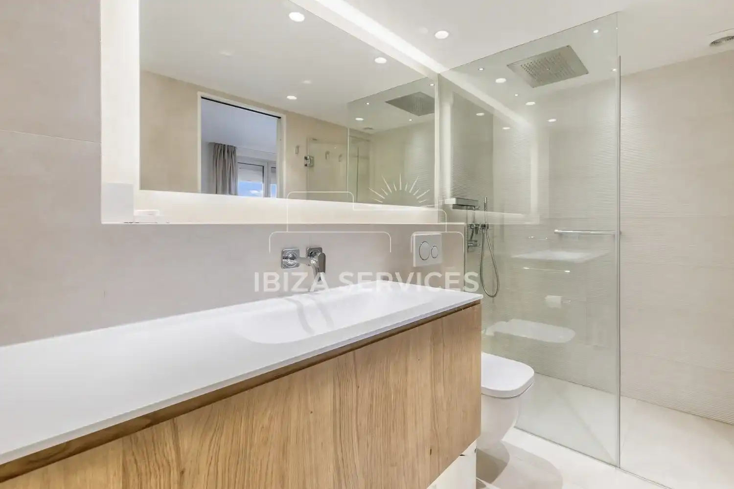 Bathroom of Flat for rent in Eivissa  with Air Conditioner and Swimming Pool
