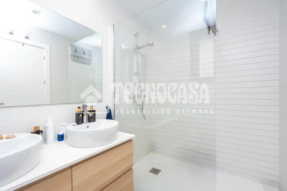 Baño de Casa adosada en venta en Colmenar Viejo con Aire acondicionado, Calefacción y Jardín privado
