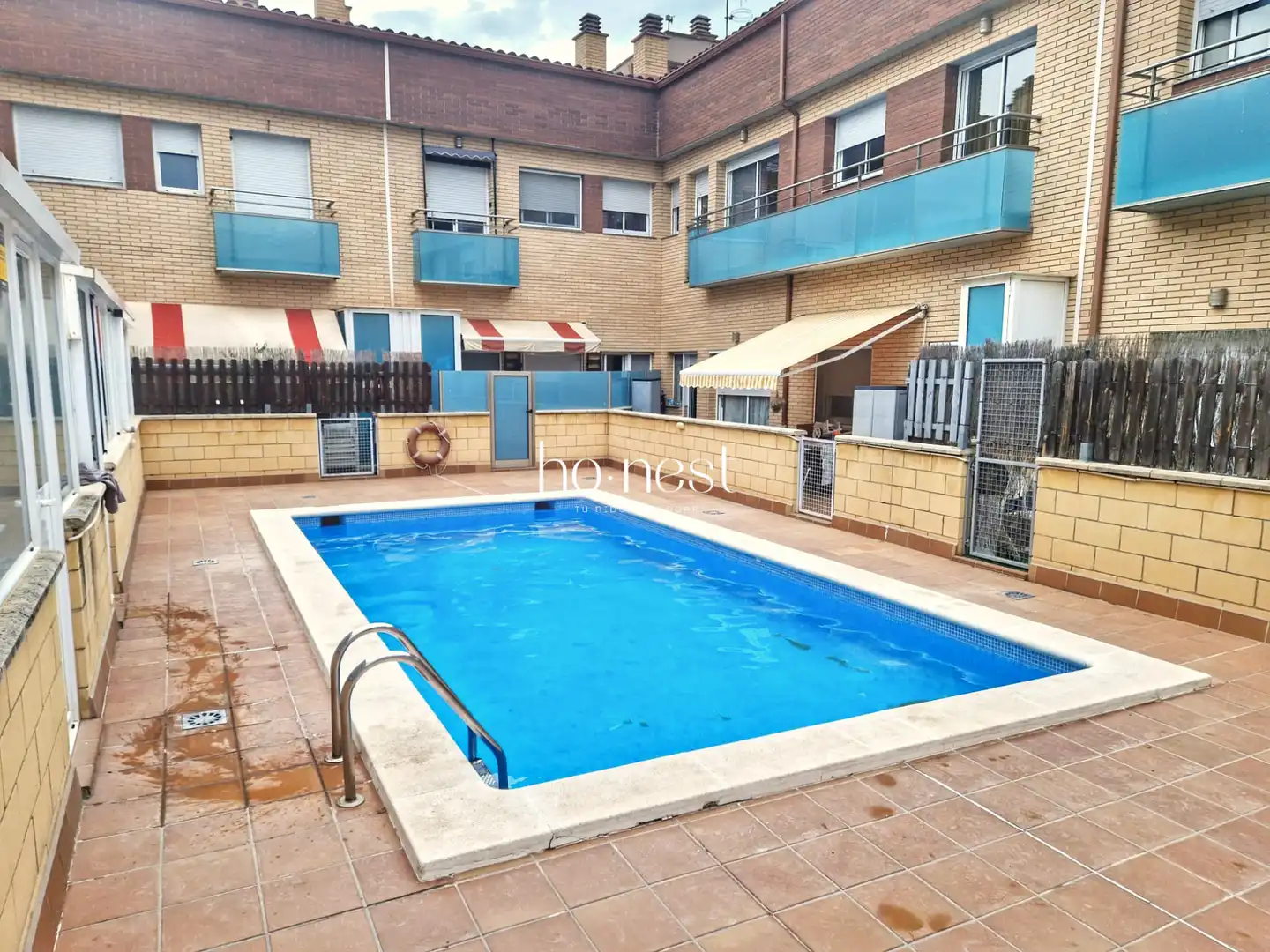 Schwimmbecken von Erdgeschoss zum Verkauf in El Pla del Penedès mit Klimaanlage, Parkett und Terrasse