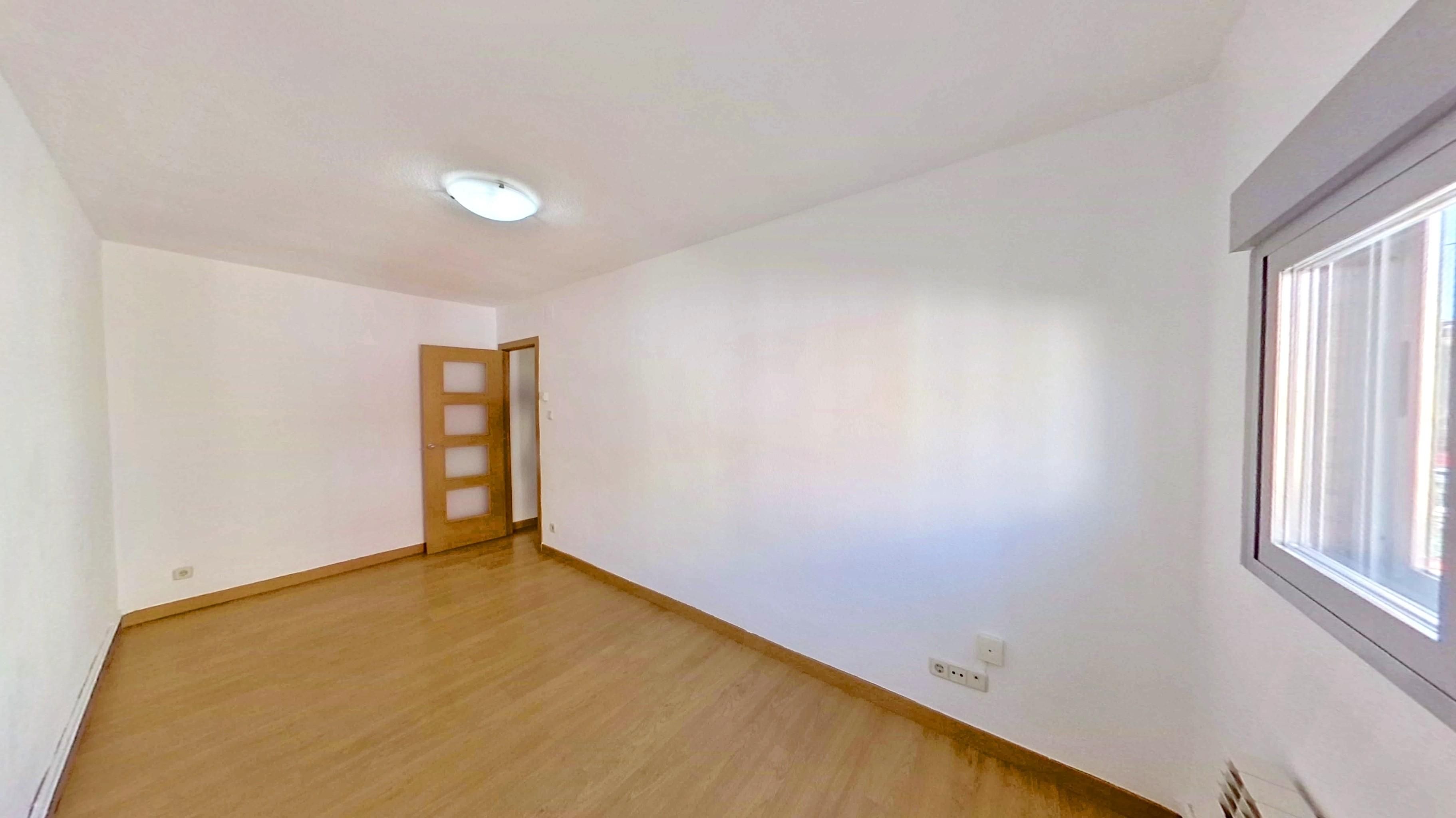Bedroom of Flat to rent in  Madrid Capital  with Oven and Pets allowed