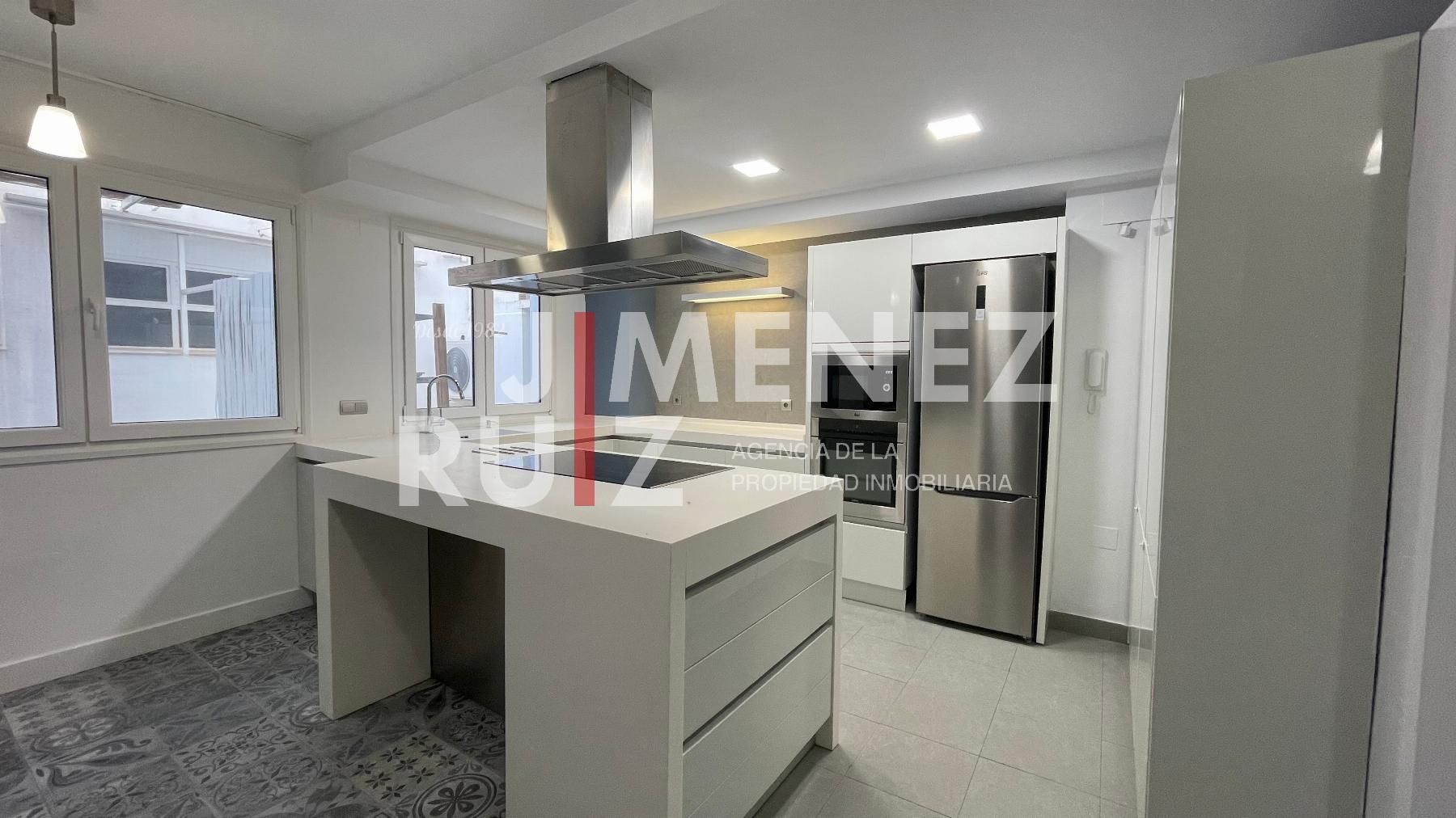 Kitchen of Flat to rent in El Puerto de Santa María  with Air Conditioner and Heating