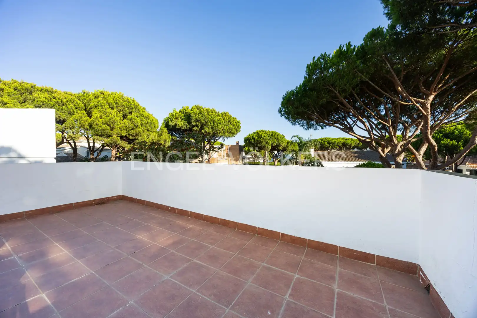 Terrassa de Casa o xalet en venda en Conil de la Frontera amb Aire condicionat, Calefacció i Jardí privat