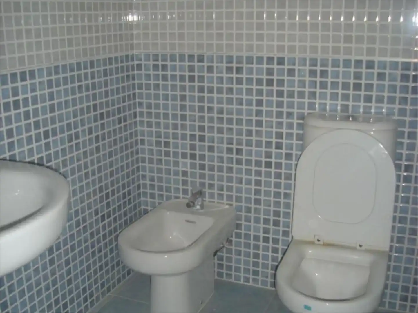 Bany de Pis en venda en Huétor Vega amb Piscina