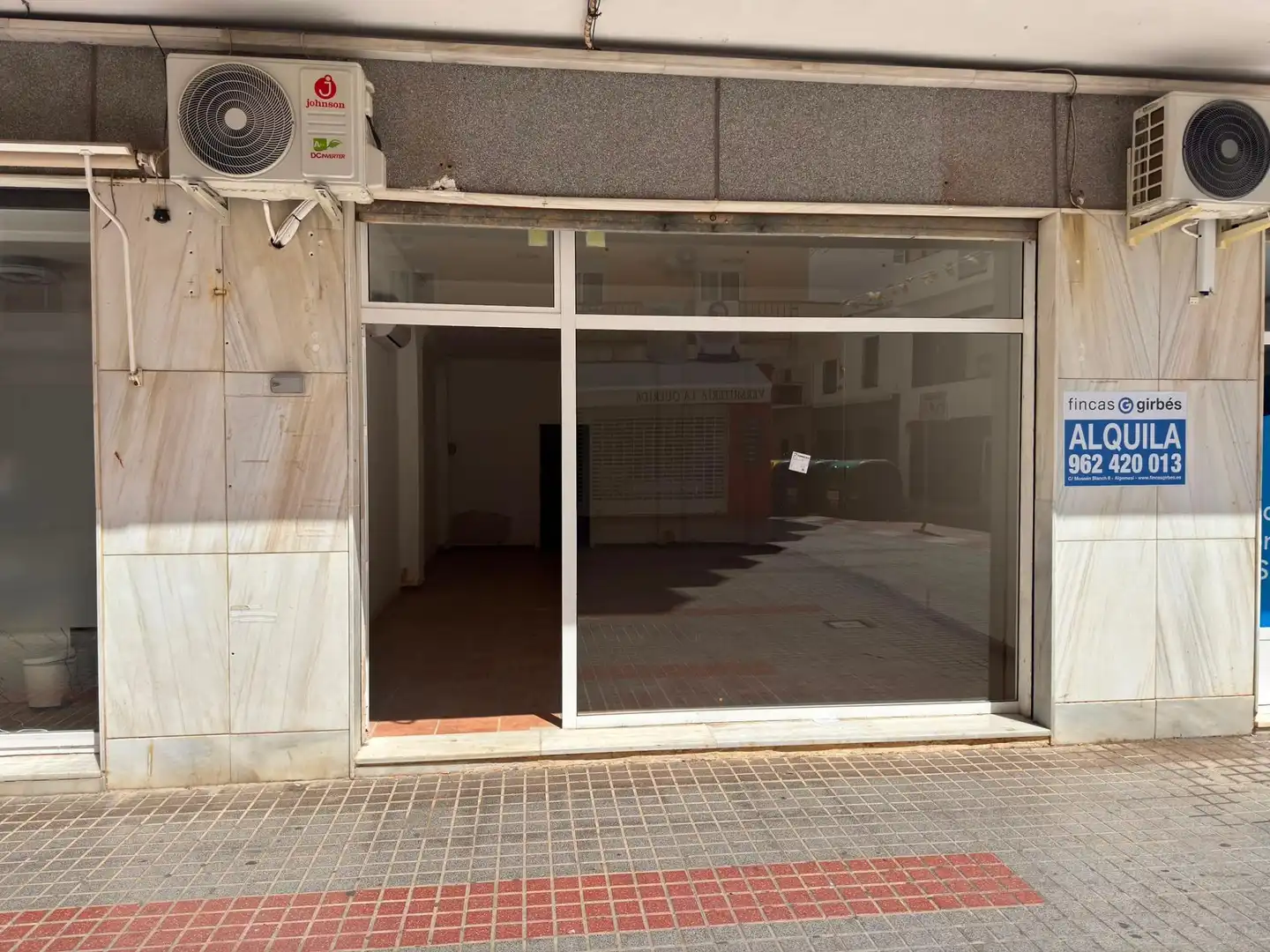 Local comercial de lloguer a Calle Teular, imagen 3