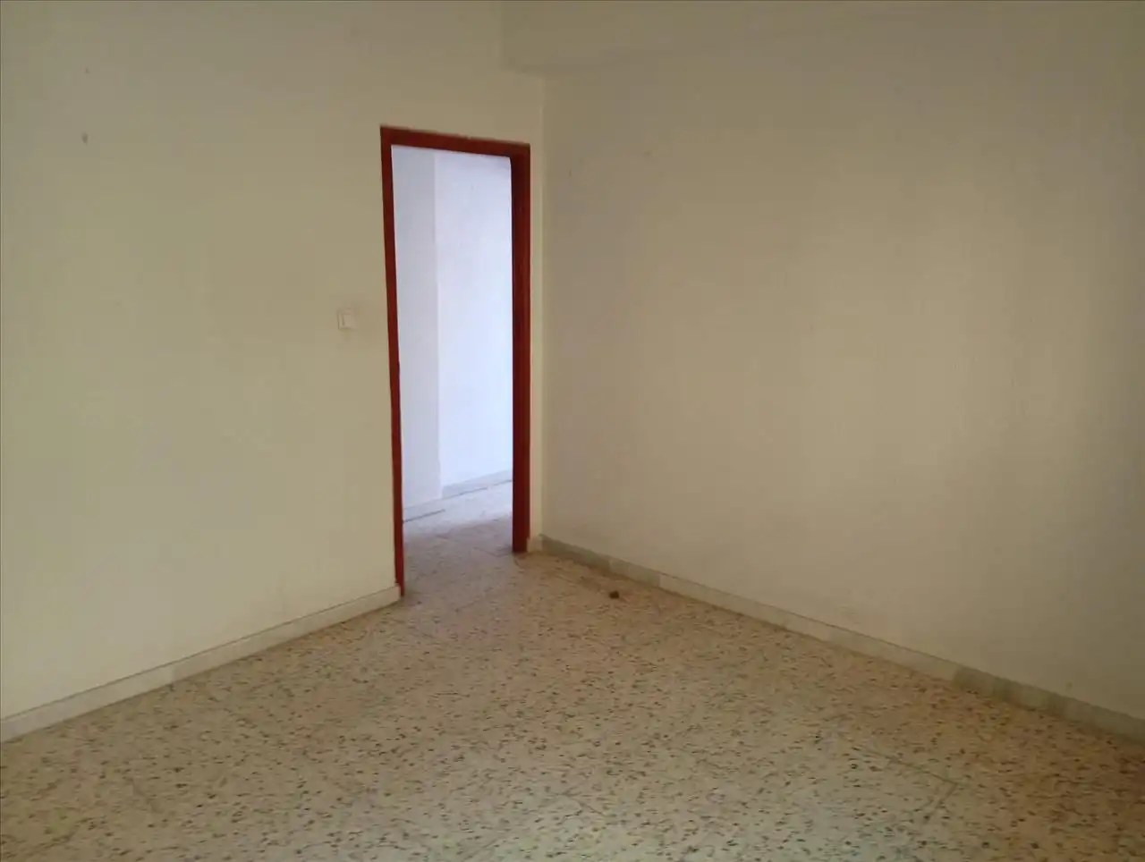 Wohnung zum Verkauf in Berja mit Balkon