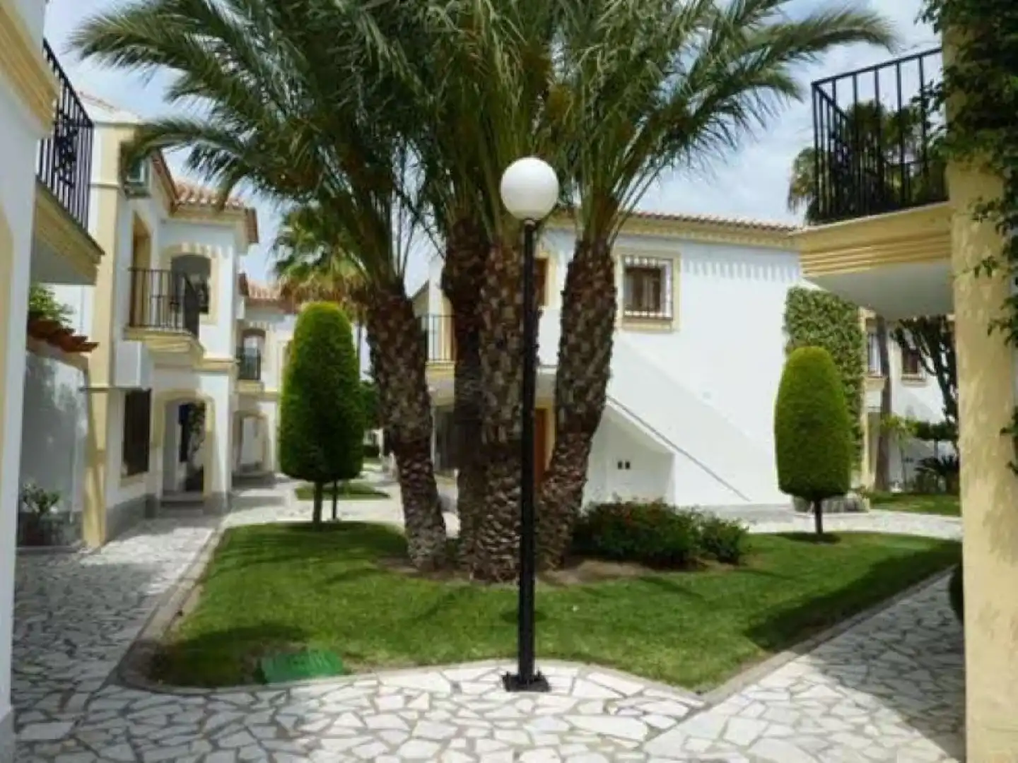 Vista exterior de Piso en venta en Vera con Jardín privado y Piscina comunitaria