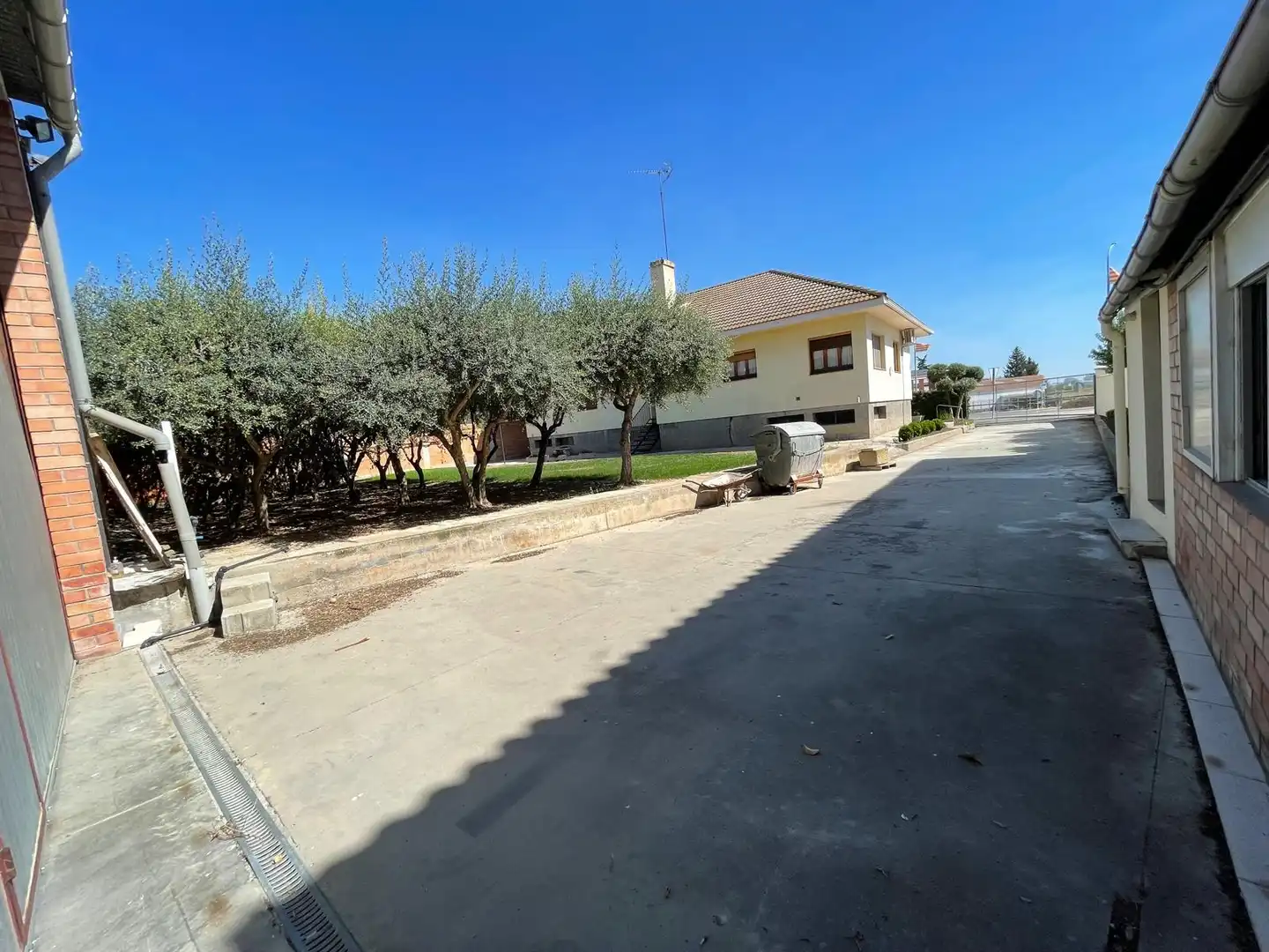 Außenansicht von Haus oder Chalet zum Verkauf in Miralcamp mit Heizung, Privatgarten und Möbliert