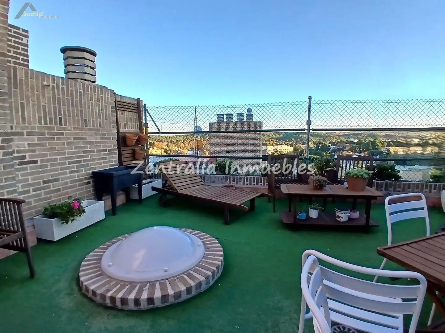 Terrassa de Àtic en venda en Zaragoza amb Terrassa, Traster i Piscina comunitària