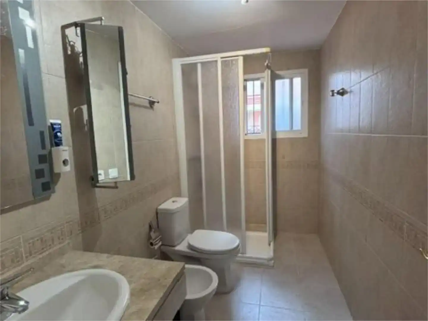 Bany de Casa o xalet en venda en Tomares amb Aire condicionat i Balcó