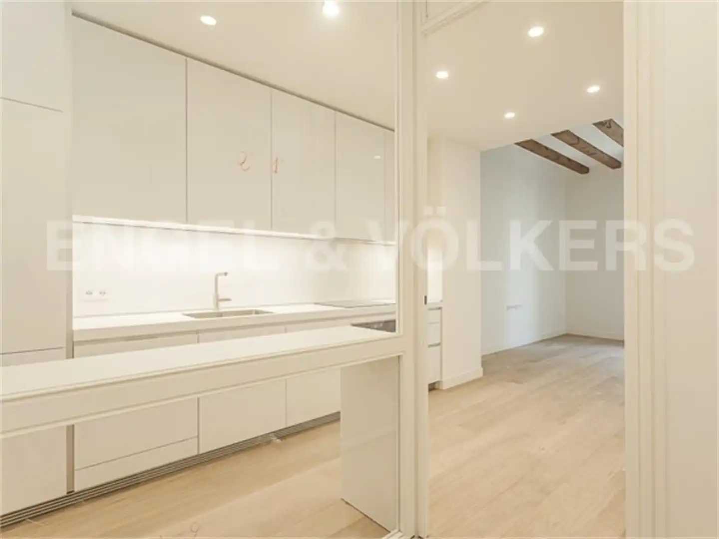 New build Penthouse with lift for sale in Eixample, imagen 3