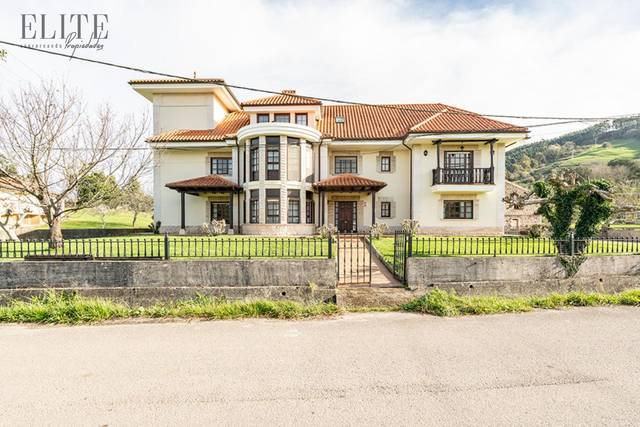 Casa-chalet en Venta en Calle Rio las fuentes en Penagos