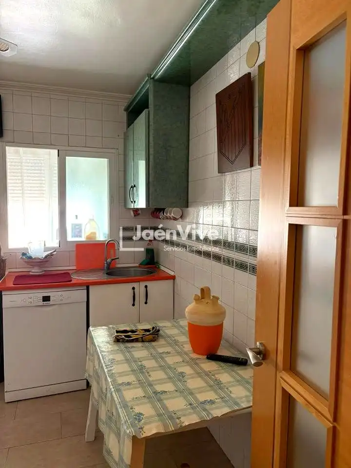 Cuina de Pis en venda en Jaén amb Aire condicionat, Calefacció i Terrassa