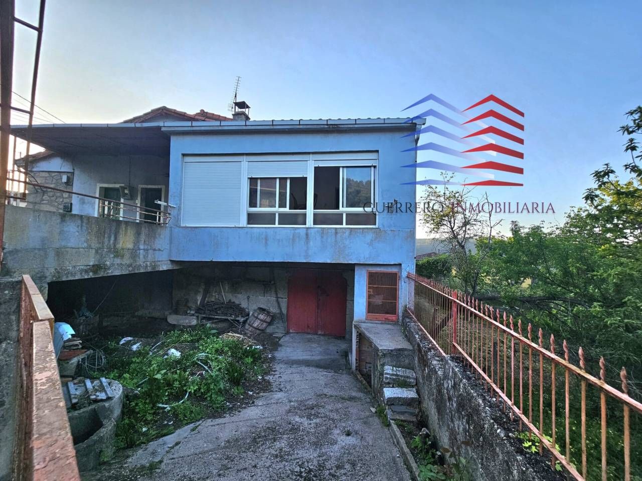 Vista exterior de Casa o xalet en venda en Toén amb Terrassa