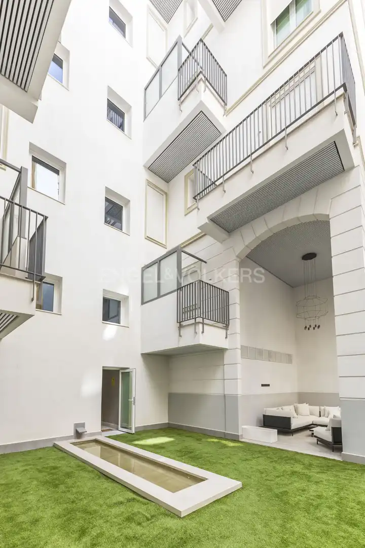 Terrassa de Pis de lloguer en Madrid amb Aire condicionat, Calefacció i Jardí privat