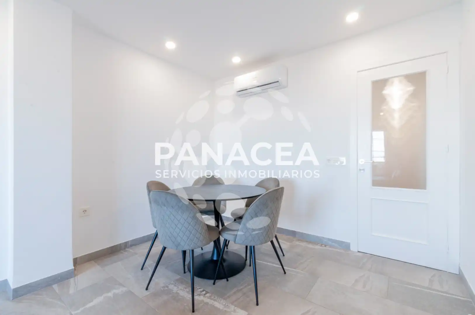 Piso en venta en Vícar con Terraza, Amueblado y Horno