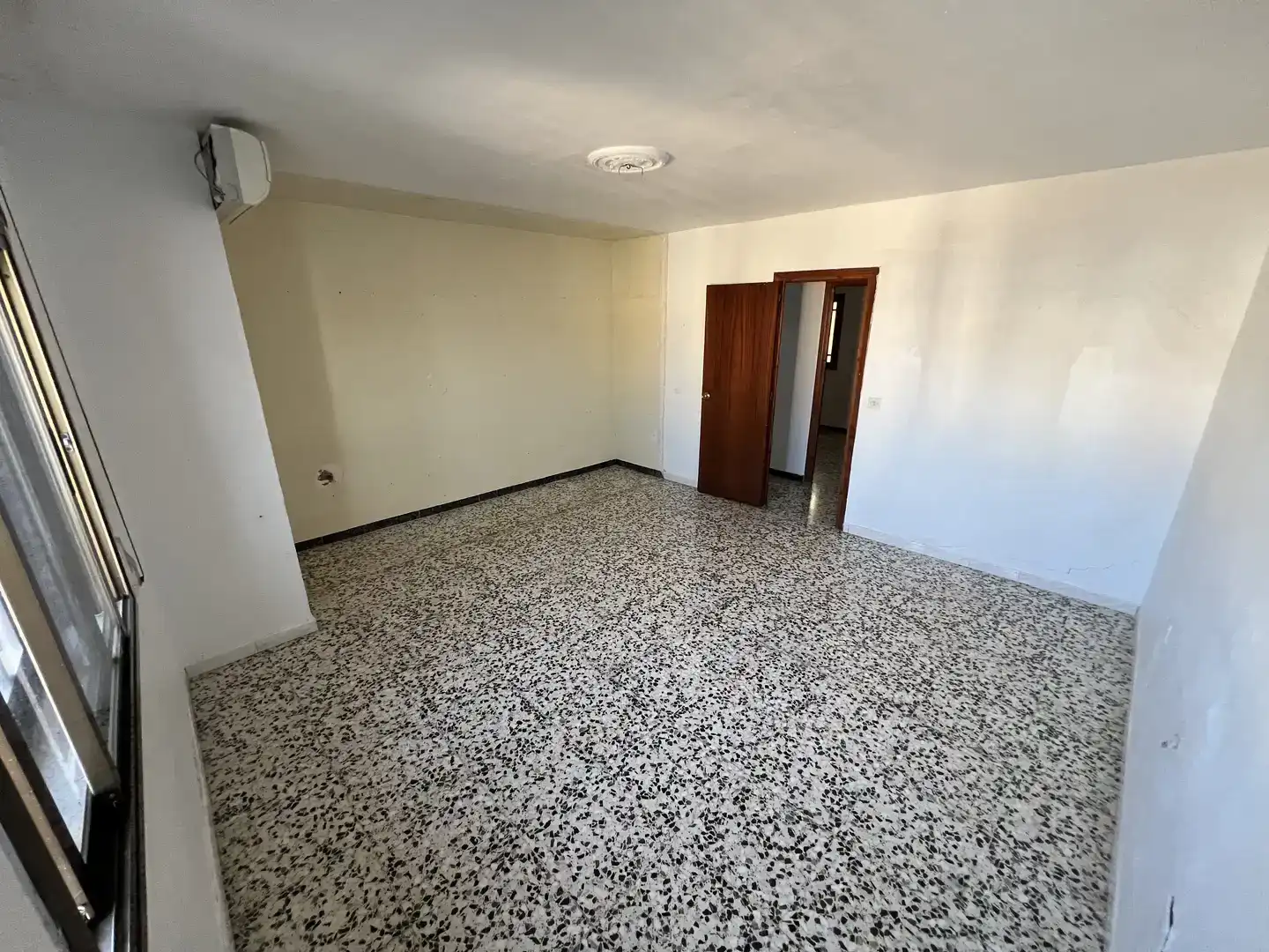 Casa adosada en venda en Guadix amb Traster i Balcó