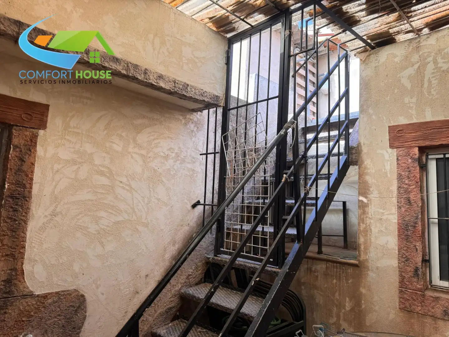 Vista exterior de Casa o xalet en venda en Cartagena amb Terrassa i Traster