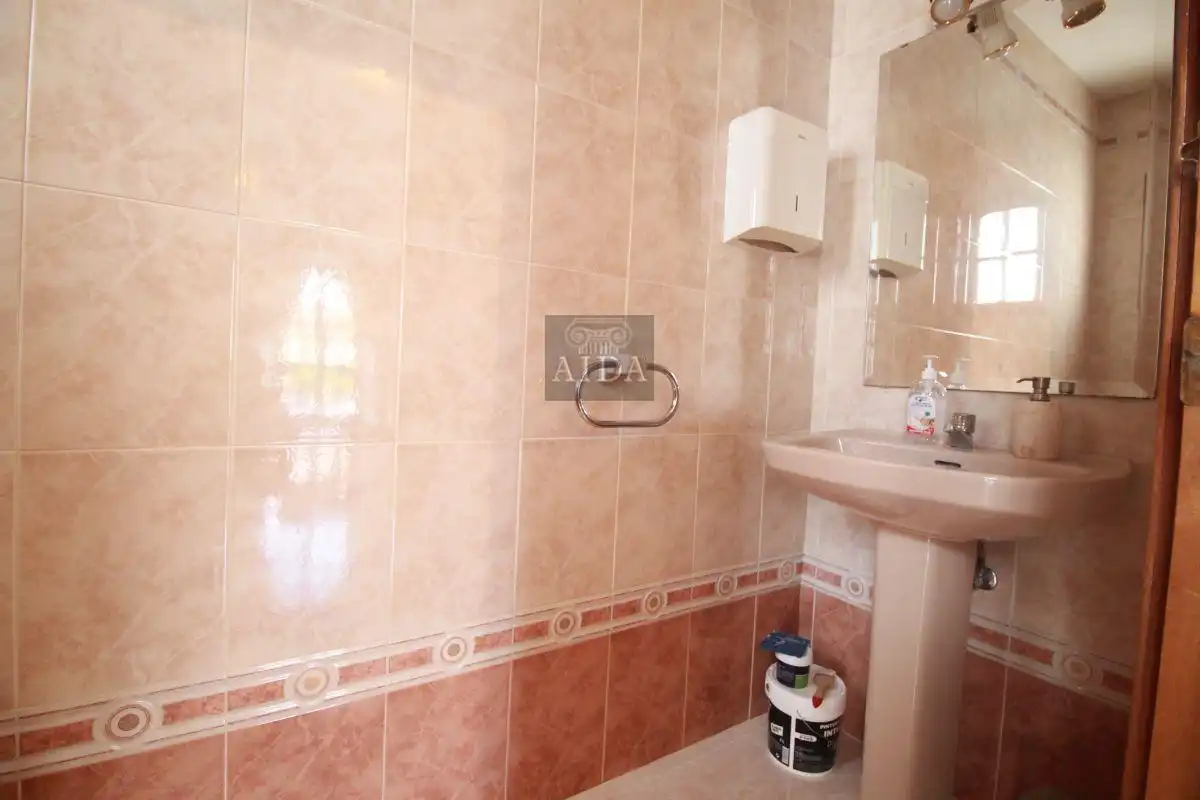 Bathroom of Commercial properties for rent in Estepona Pueblo