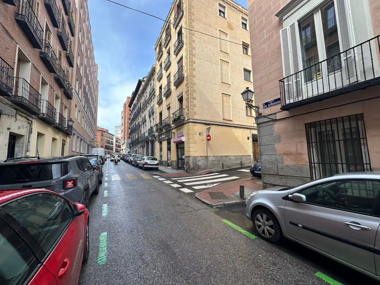 Außenansicht von Geschaftsraum zur Miete in Madrid mit Klimaanlage
