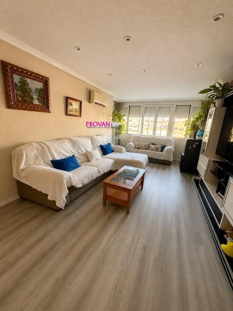 Living room of Flat for sale in Torrejón de Ardoz  with Air Conditioner, Heating and Private garden