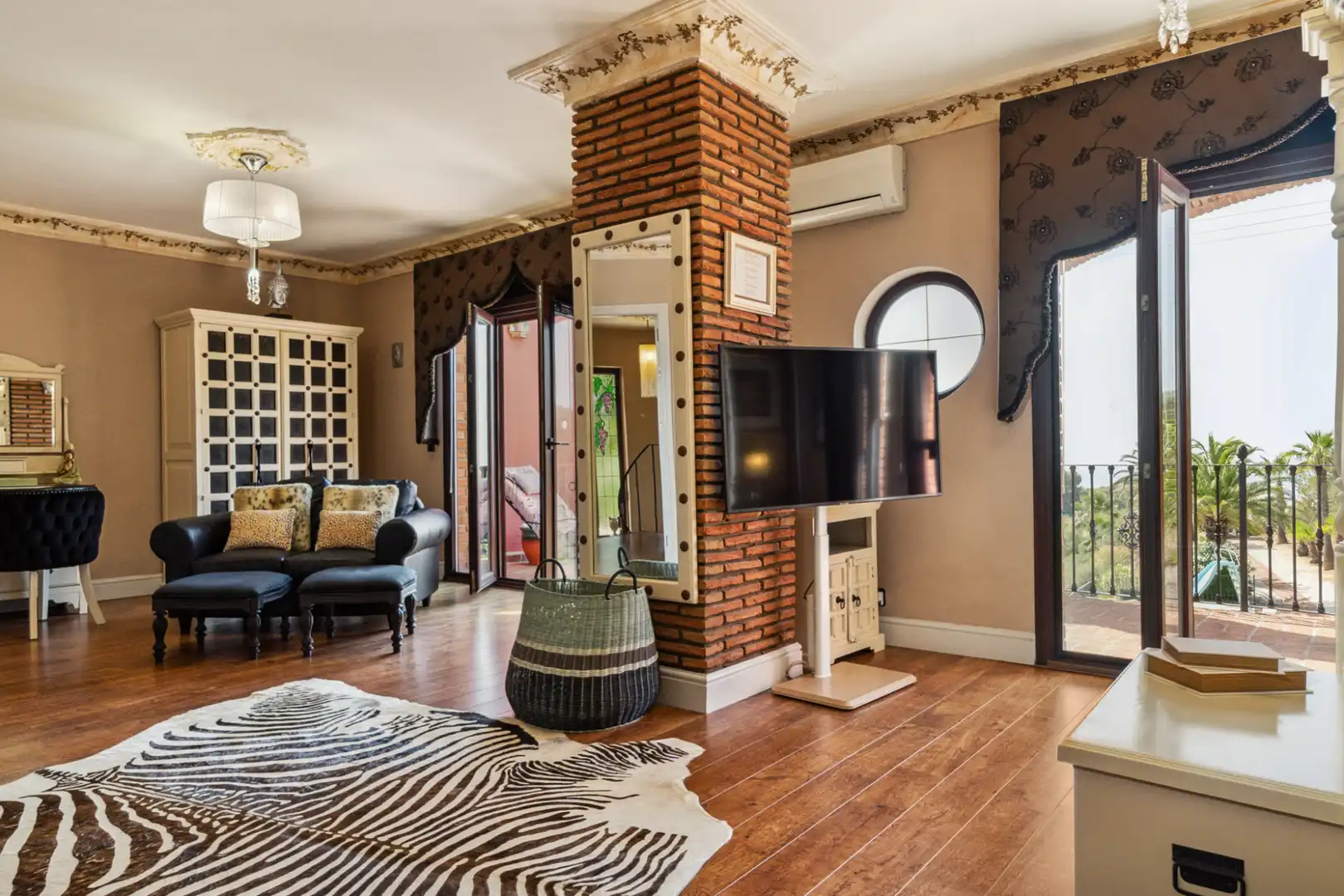 Living room of Houses for sale in Benalmádena  with Air Conditioner, Heating and Private garden