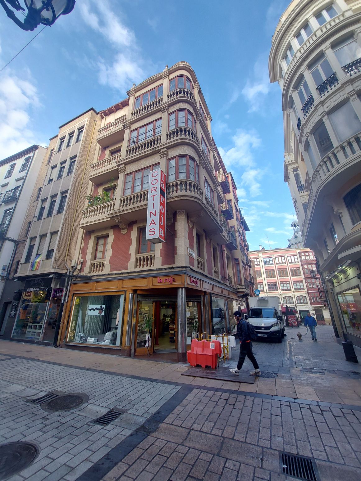 Exterior view of Building for sale in  Logroño