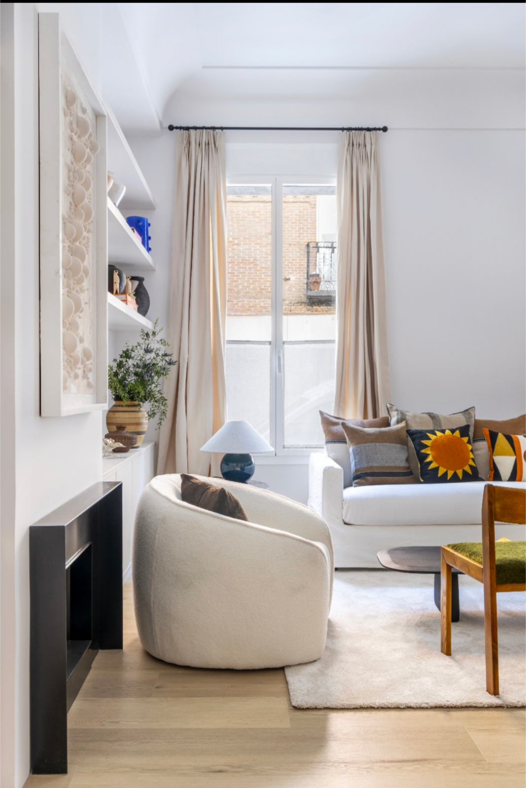 Living room of Flat for sale in  Madrid Capital  with Air Conditioner and Heating