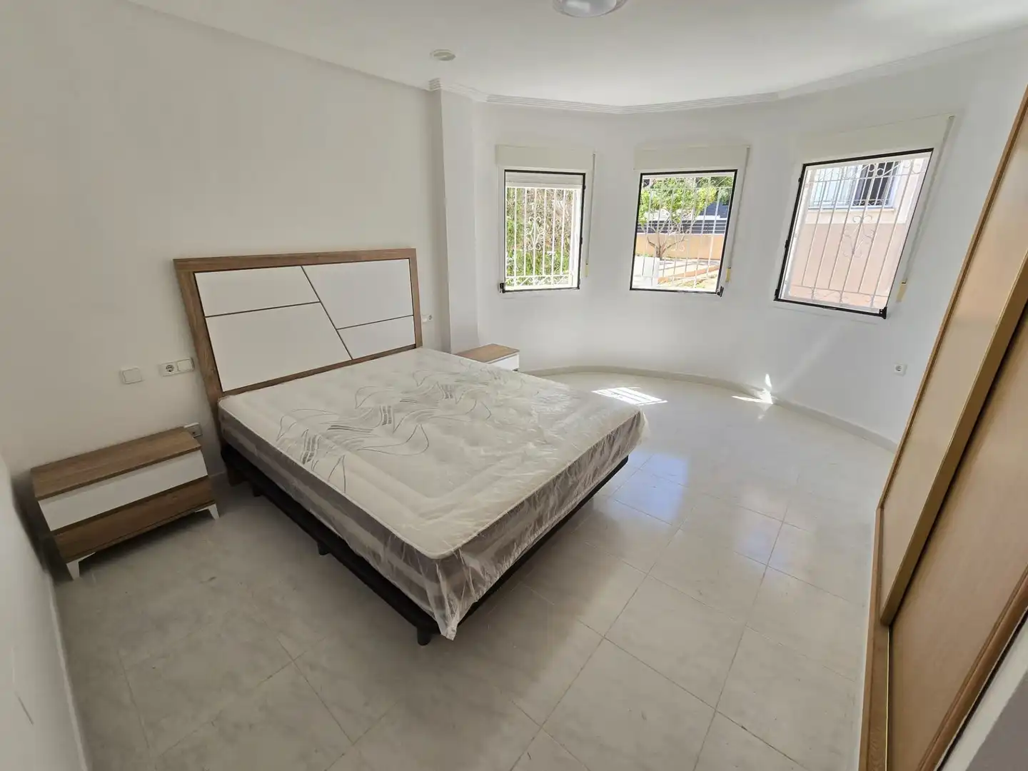 Habitación de Casa o chalet en venta en Jacarilla con Jardín privado, Piscina y Amueblado
